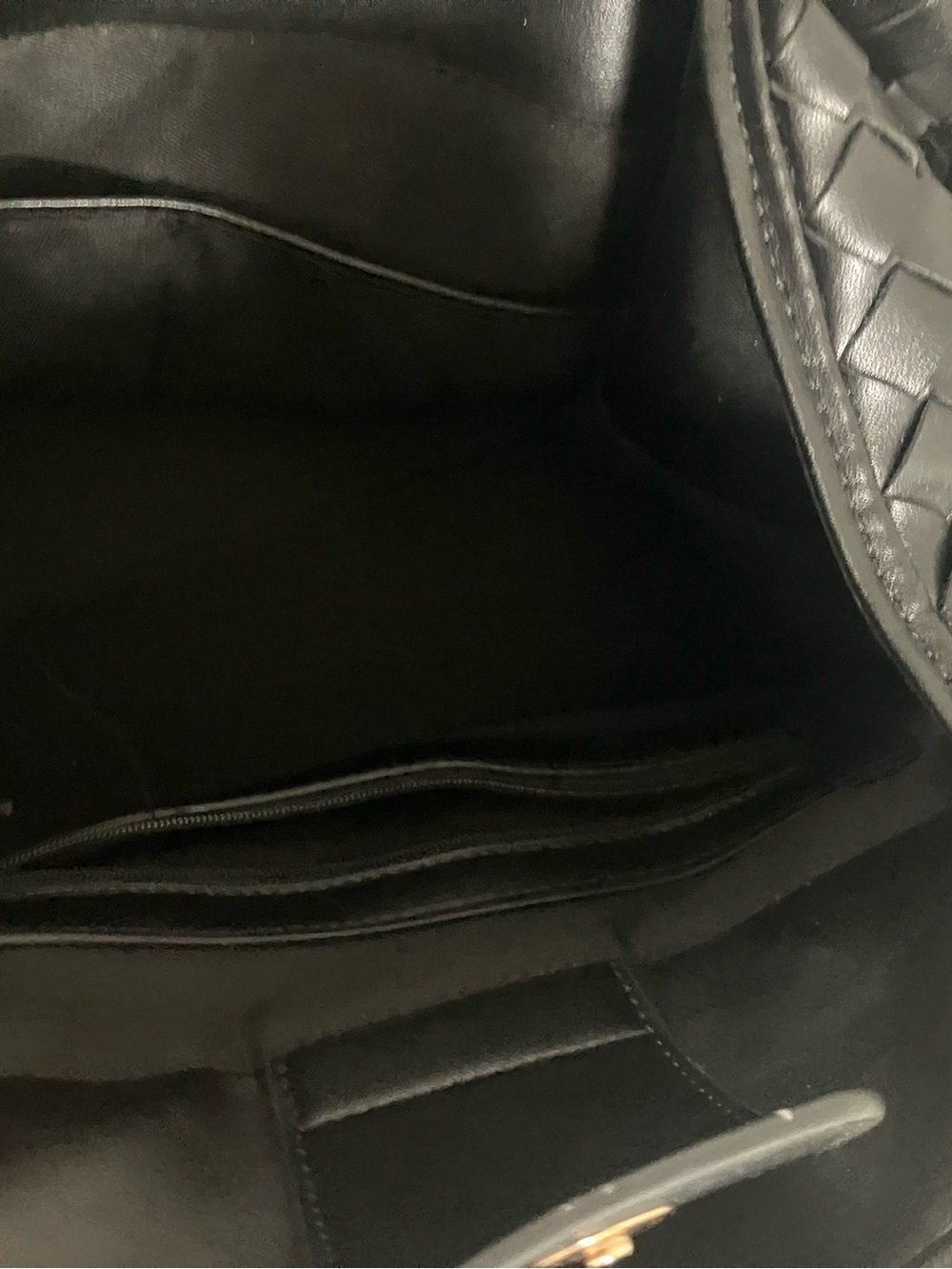 Black Woven Leather Tote - Elegant Everyday Carry - Picture 6 of 9